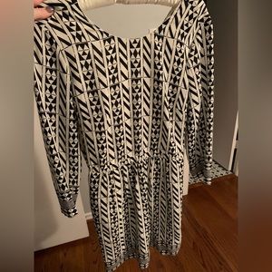 MUST SELL BY 12/29! Madewell black and white, long sleeve mini dress